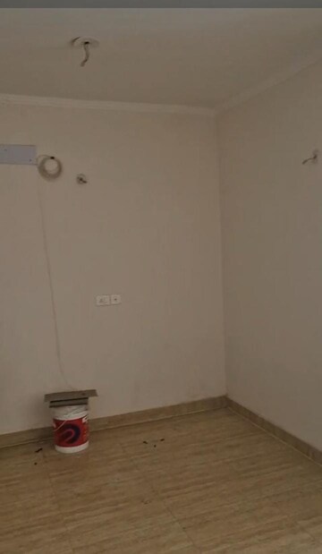 Furnished Amenities in 2 BHK Apartment at Amrapali Golf Homes, Sector 4 Greater Noida – for Rent