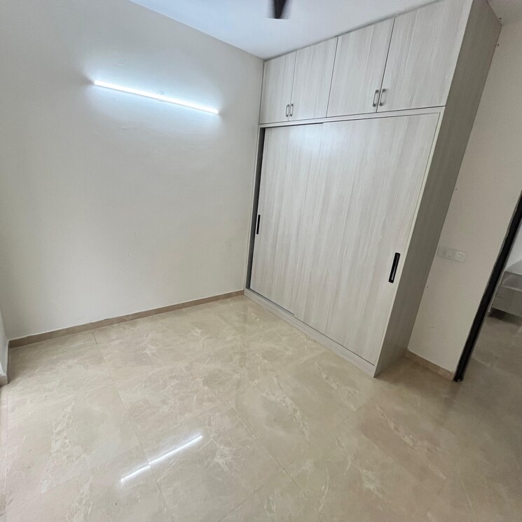 Room, signature-global-park-4-and-5 3 Bedroom 1120 Sq.Ft. Apartment In Sohna Sector 34 Gurgaon 9611623