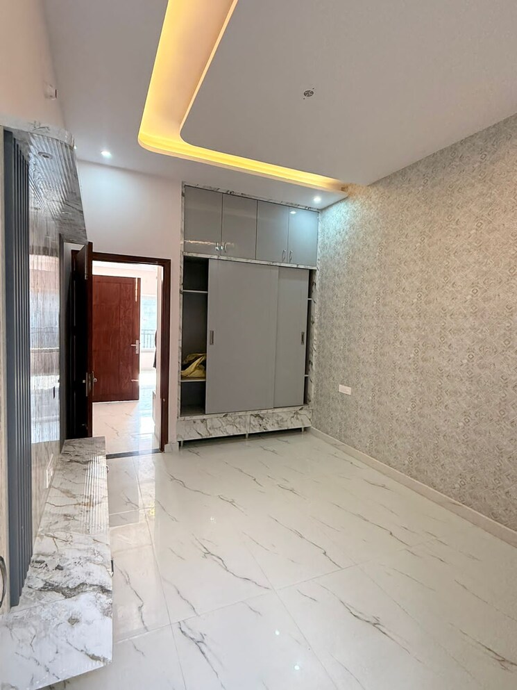 Room, kharar mohali road 3 Bedroom 110 Sq.Yd. Villa In Kharar Mohali Road Kharar 9611602