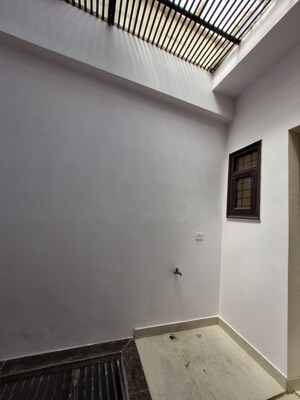 Room in  Pg at Vineet Khand – for Rent