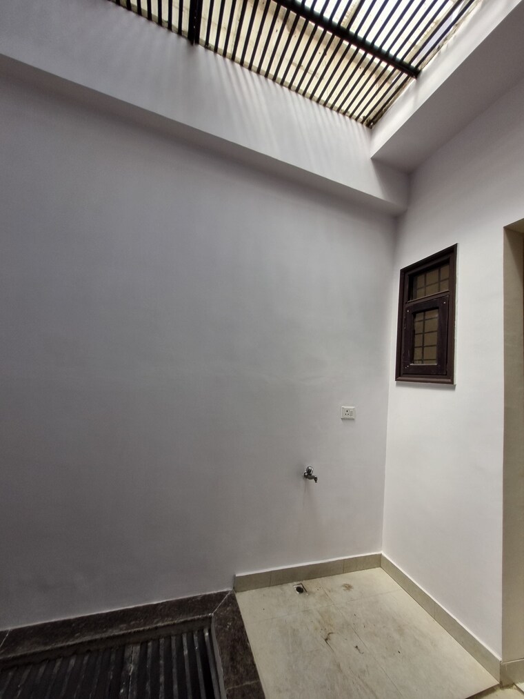 Room, vineet khand Pg For Boys & Girls In Vineet Khand 9611614