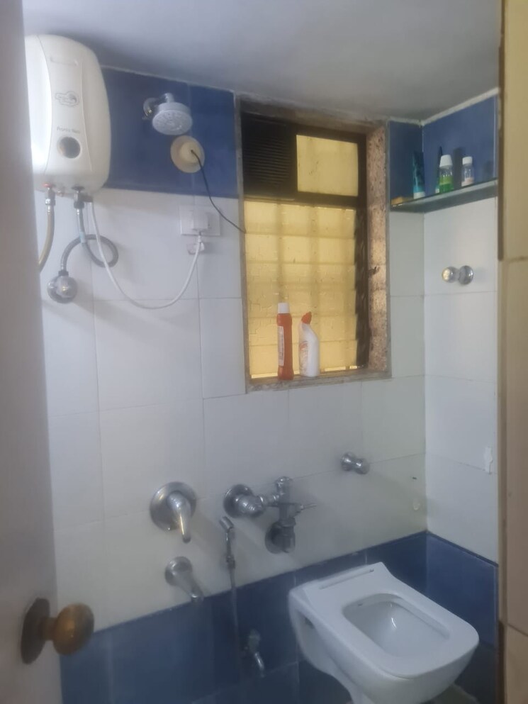 Bathroom, suncity-complex 1 Bedroom 550 Sq.Ft. Apartment In Powai Mumbai 9611645