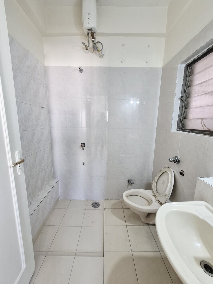 Bathroom, bredco-new-viceroy-park 3 Bedroom 1365 Sq.Ft. Apartment In Kandivali East Mumbai 9611641