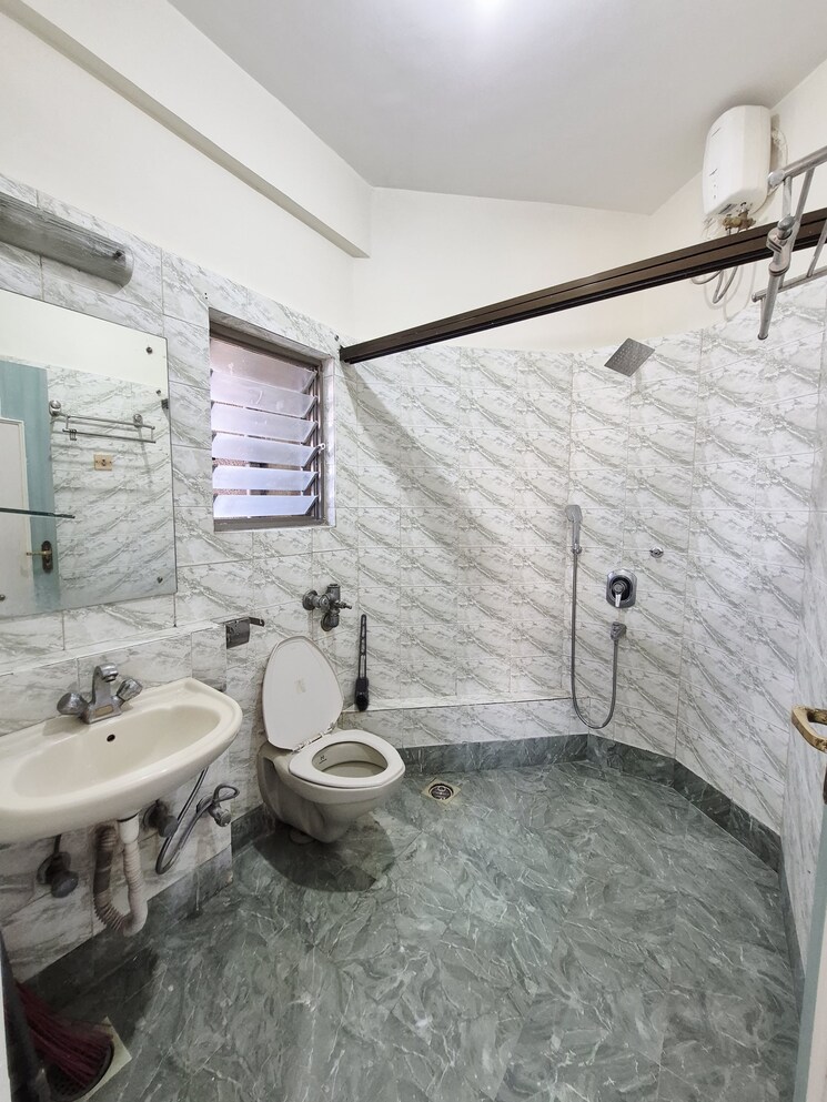 Bathroom, bredco-new-viceroy-park 3 Bedroom 1365 Sq.Ft. Apartment In Kandivali East Mumbai 9611641