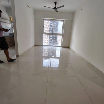 Room in 2 BHK Apartment at Shapoorji Pallonji Siennaa, Samata Nagar – for Rent