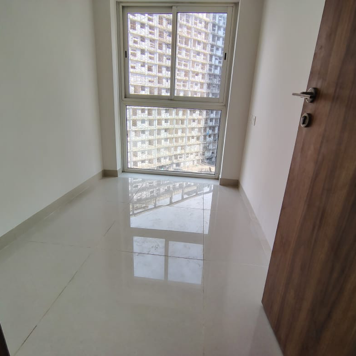 2 BHK + Extra Room 600 Sq.Ft. Apartment in Shapoorji Pallonji Siennaa