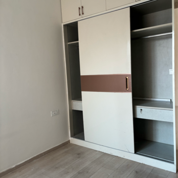 Room in 2 BHK Apartment at Shapoorji Pallonji Joyville Gurgaon, Sector 102a – for Rent