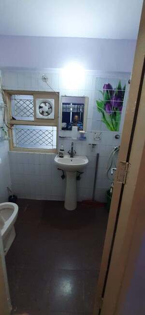 Bathroom in 2 BHK Apartment at Shanti Plaza Vaishali, Vaishali Sector 4 – for Rent