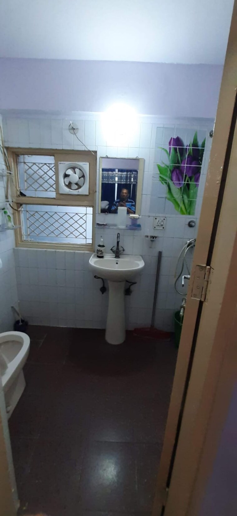 Bathroom, shanti-plaza-vaishali 2 Bedroom 1100 Sq.Ft. Apartment In Vaishali Sector 4 Ghaziabad 9611667