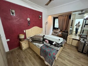 Bedroom in 2 BHK Apartment at Bandra West – for Rent