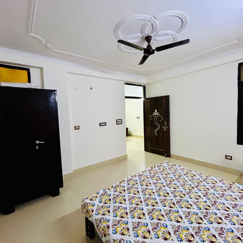 1 BHK + Servant Room Builder Floor For Rent in Chattarpur