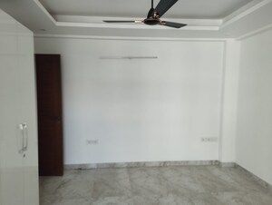 Room in 3 BHK Builder Floor at Sector 47 – for Rent