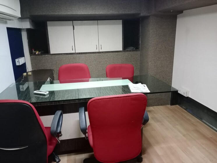 Team Area, om-heera-panna-mall Commercial Office Space 200 Sq.Ft. In Andheri West Mumbai 9610681
