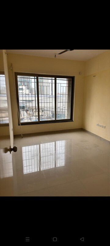 Room in 3 BHK Apartment at Sheth Vasant Athena, Laxmi Nagar – for Rent