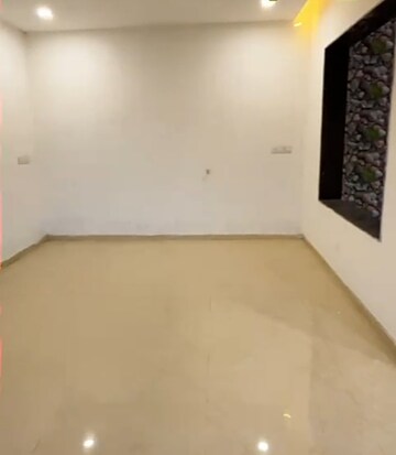 Room in 3 BHK Independent House at Bengali Square – for Rent