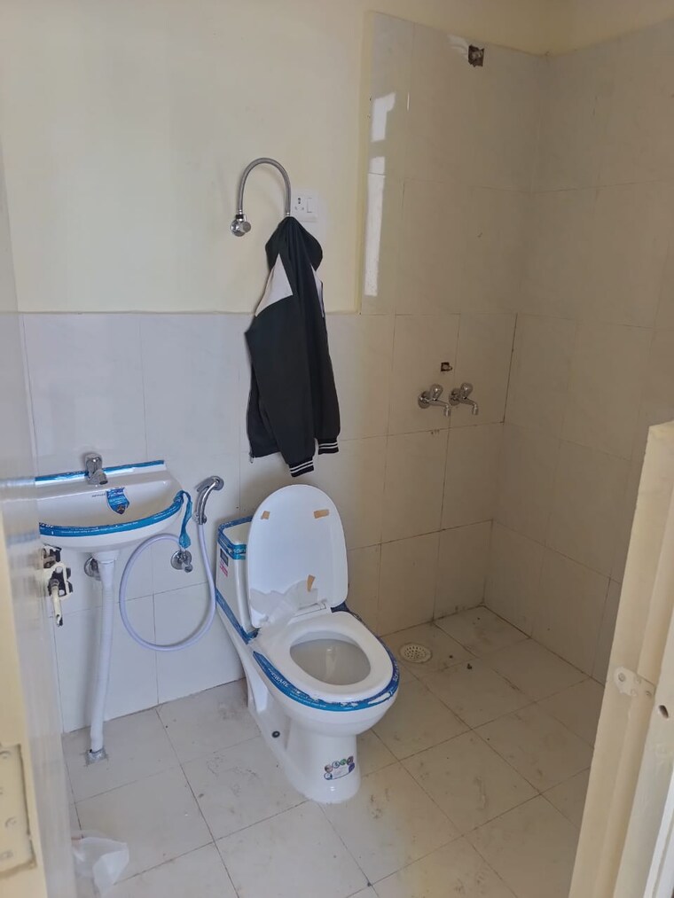 Bathroom, pyramid-elite 2 Bedroom 691 Sq.Ft. Apartment In Sector 86 Gurgaon 9611763