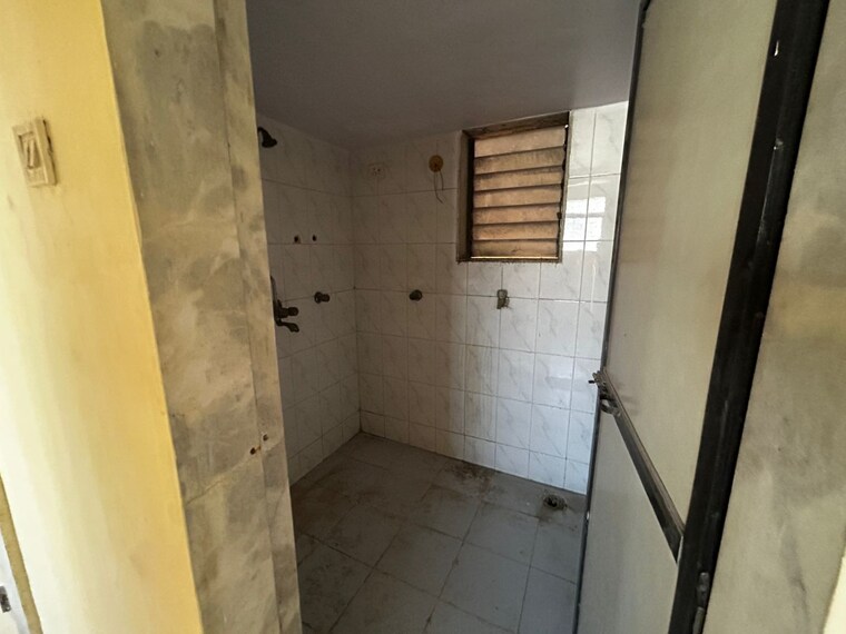 Bathroom, kalpataru-immensa-b 1 Bedroom 450 Sq.Ft. Apartment In Kolshet Road Thane 9611789
