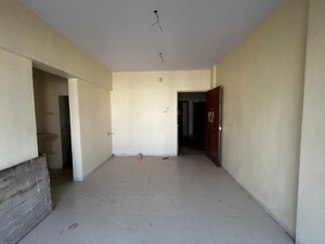 Room in 1 BHK Apartment at Kalpataru Immensa B, Kolshet Road – for Sale
