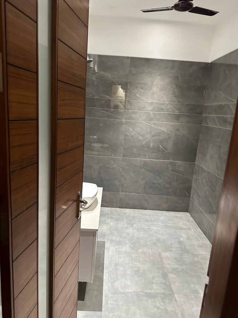 Bathroom, sector 6 3 Bedroom 2200 Sq.Ft. Independent House In Sector 6 Panchkula 9611817