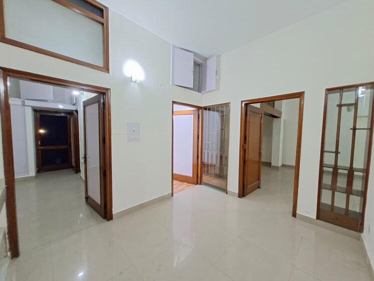 Room, sector 16 3 Bedroom 2000 Sq.Ft. Independent House In Sector 16 Chandigarh 9611873