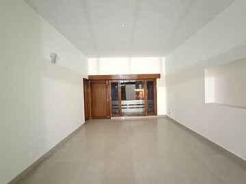 Room in 3 BHK Independent House at Sector 16 – for Rent