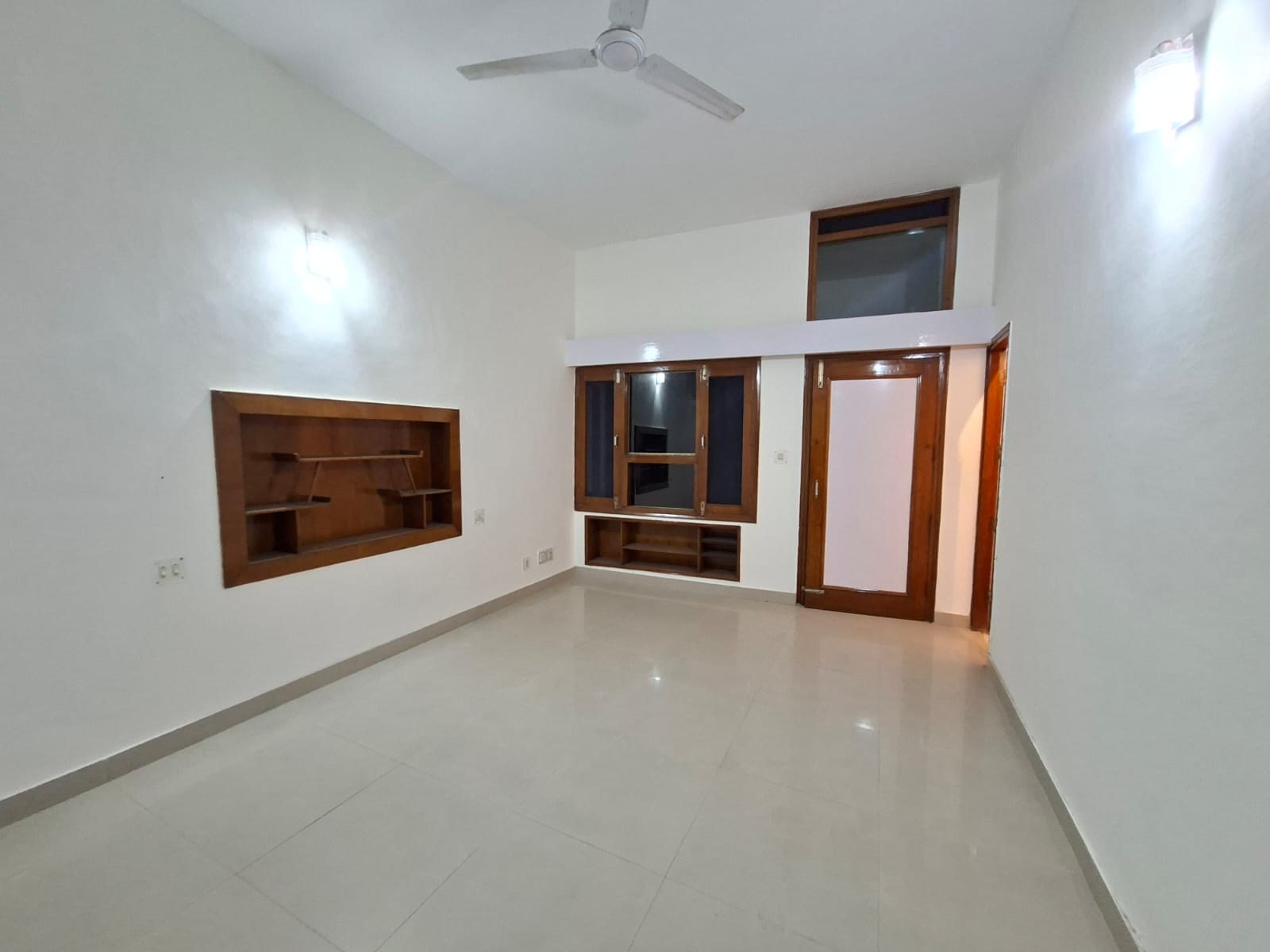 Room, sector 16 3 Bedroom 2000 Sq.Ft. Independent House In Sector 16 Chandigarh 9611873