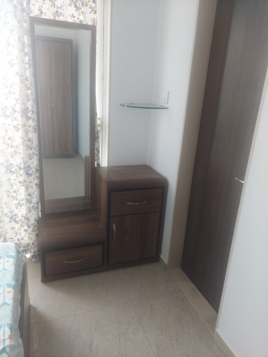 1 BHK + Study Room Apartment For Rent in Viraj Tower Malad East