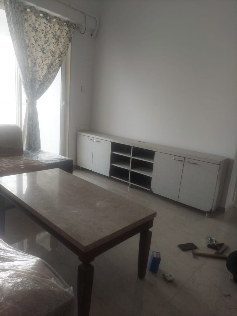 Room, malad east 1 Bedroom 450 Sq.Ft. Apartment In Malad East Mumbai 9611854