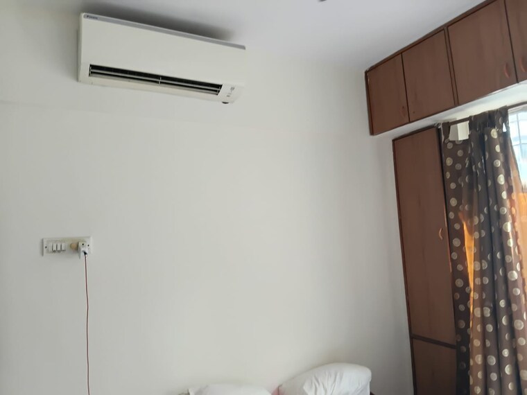 Room, lunkad-queensland 1 Bedroom 550 Sq.Ft. Apartment In Viman Nagar Pune 9611883