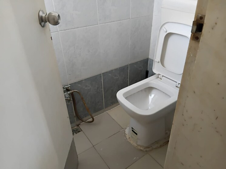 Bathroom, lunkad-queensland 1 Bedroom 550 Sq.Ft. Apartment In Viman Nagar Pune 9611883