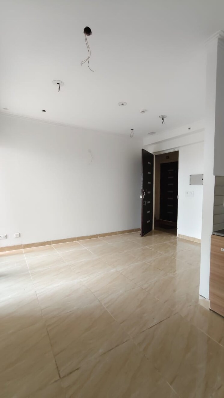 Room, gaur-yamuna-city-16th-park-view 2 Bedroom 1115 Sq.Ft. Apartment In Gaur Yamuna City Greater Noida 9611999