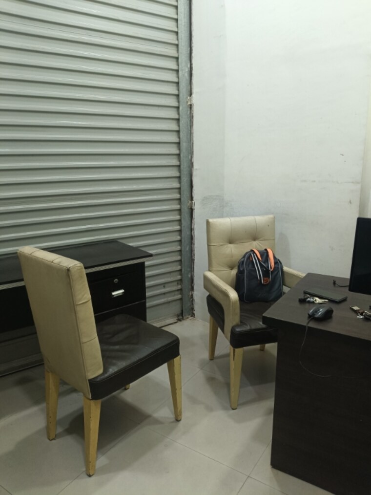 Team Area, express-zone Commercial Office Space 100 Sq.Ft. In Malad East Mumbai 9611960