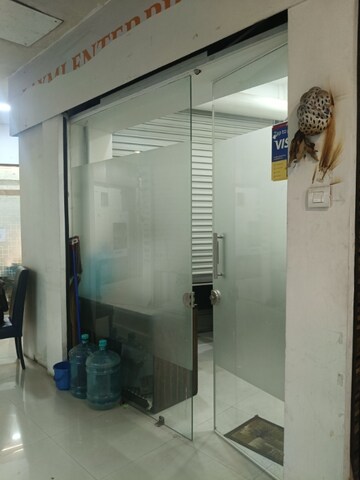  Office Space For Rent in Express Zone, Malad East