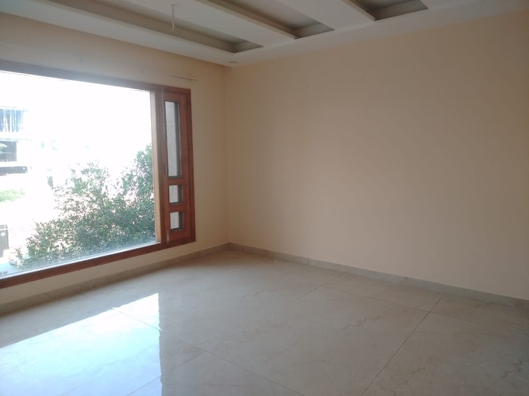 Room, sector 4 3 Bedroom 3100 Sq.Ft. Builder Floor In Sector 4 Panchkula 9611972