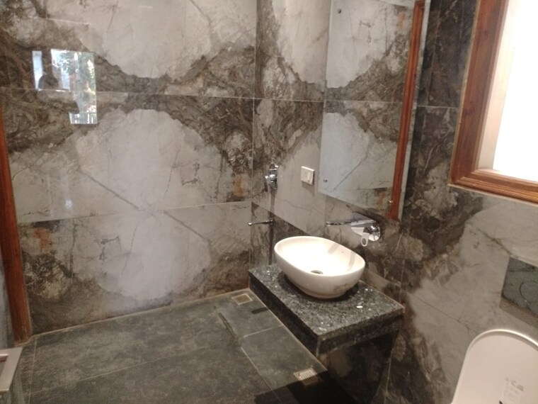 Bathroom, sector 4 3 Bedroom 3100 Sq.Ft. Builder Floor In Sector 4 Panchkula 9611972