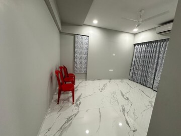 Master Bedroom in 2.5 BHK Apartment at Happy Jade Gardens, Ghatkopar East – for Rent