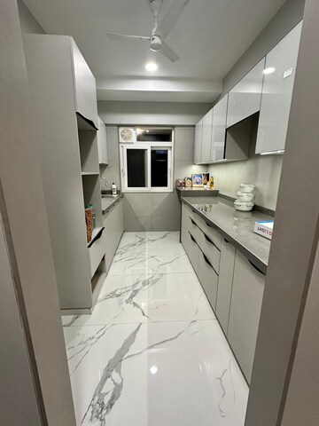 Master Bedroom in 2.5 BHK Apartment at Happy Jade Gardens, Ghatkopar East – for Rent