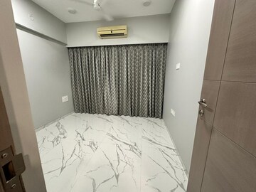 Master Bedroom in 2.5 BHK Apartment at Happy Jade Gardens, Ghatkopar East – for Rent