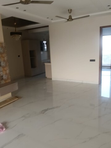 Room in 3 BHK Builder Floor at Sector 21 – for Sale