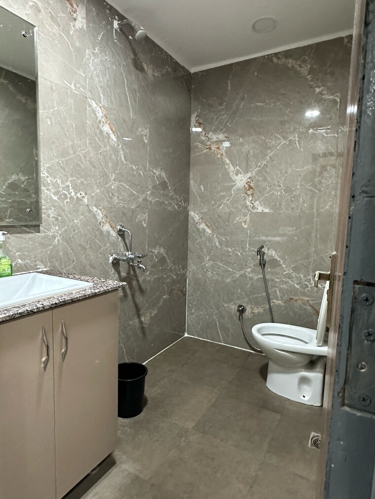 Team Area, dlf-central-74 Commercial Office Space 1600 Sq.Ft. In Sector 74a Gurgaon 9612158