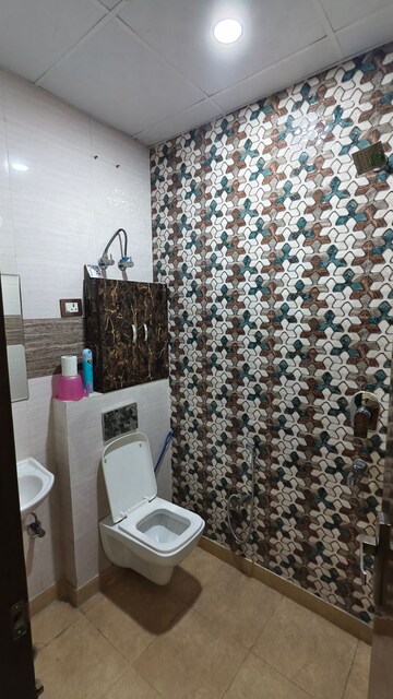 Furnished Amenities in 3 BHK Builder Floor at Vasundhara Sector 5 – for Sale