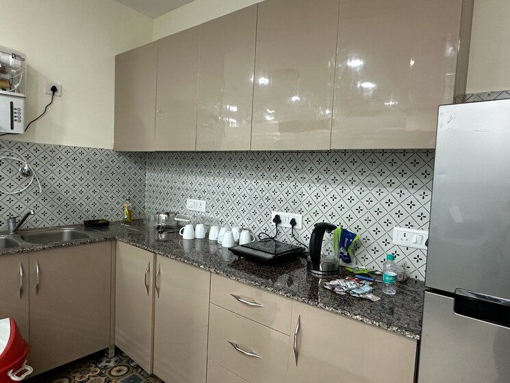 Team Area, dlf-central-74 Commercial Office Space 1600 Sq.Ft. In Sector 74a Gurgaon 9612158