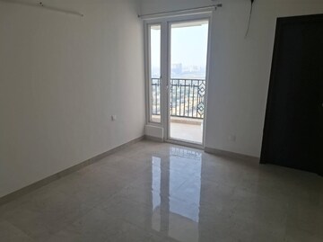 Room in 3 BHK Apartment at Hero Homes Gurgaon, Sector 104 – for Rent