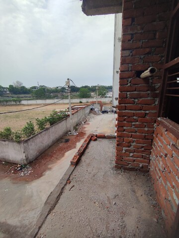  Plot For Sale in Mahagun Mahagunpuram II, Lal Kuan