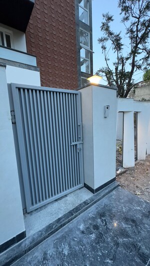  3 BHK Builder Floor at Sector 6 – for Sale