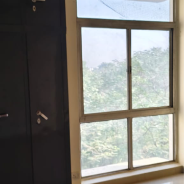 Room in 3 BHK Apartment at Piyush Heights, Sector 89 – for Sale