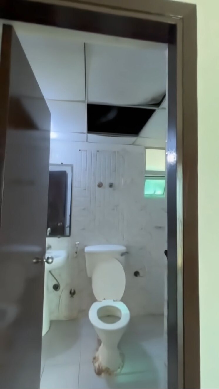 Bathroom, gaur-city-2-16th-avenue 2 Bedroom 1010 Sq.Ft. Apartment In Sector 16c Greater Noida Greater Noida 9612160