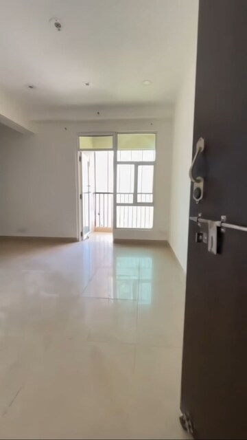 Room in 2 BHK Apartment at Gaur City 2 - 16th Avenue, Sector 16c Greater Noida – for Sale