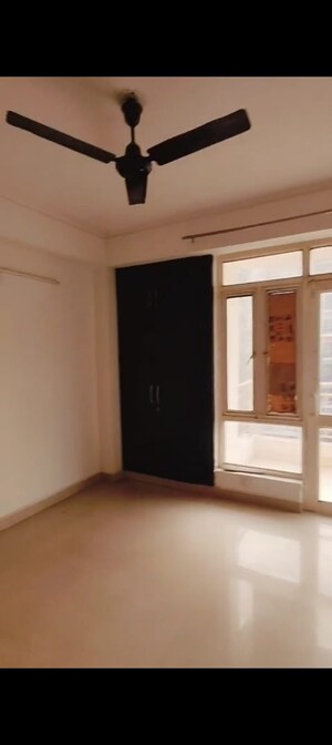 Room in 2 BHK Apartment at Supertech Ecovillage I, Sector 1 Greater Noida – for Rent