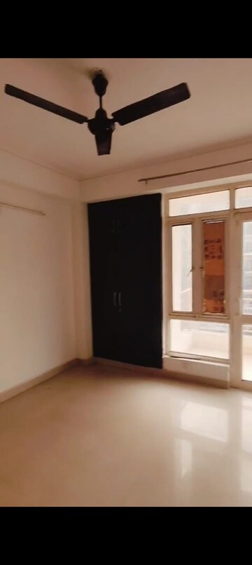 Room in 2 BHK Apartment at Supertech Ecovillage I, Sector 1 Greater Noida – for Rent